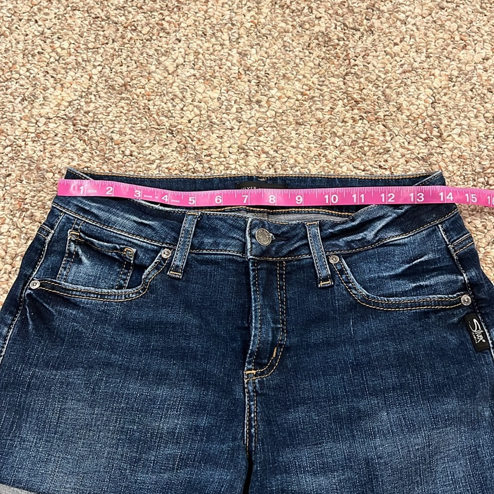 EUC! Silver Boyfriend Shorts. SZ 25 - Picture 5 of 8